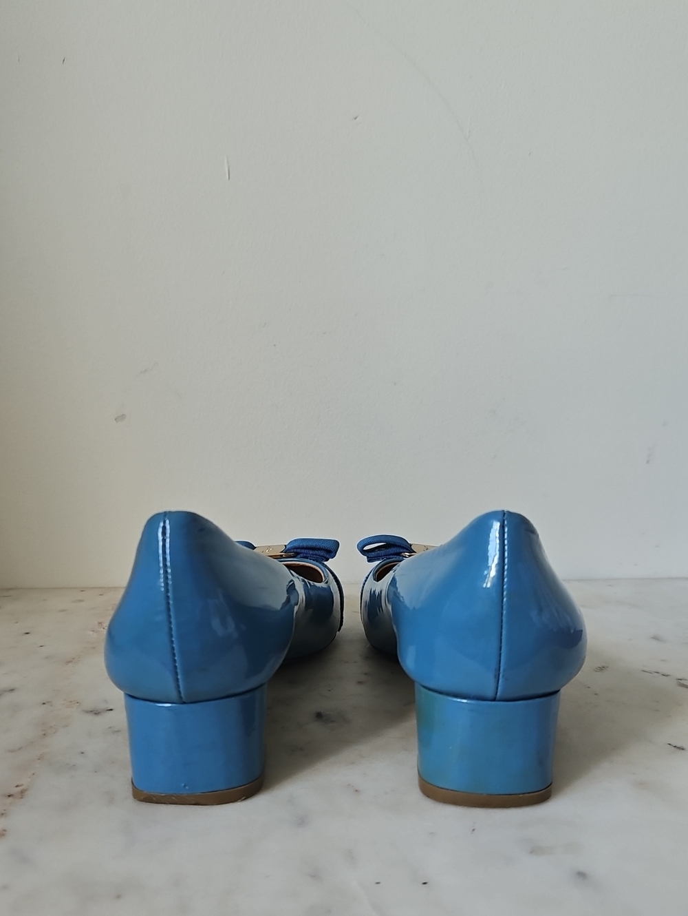 SALVATORE FERRAGAMO: Tiffany Blue Vara Bow Block Heels - Picture 5 of 7